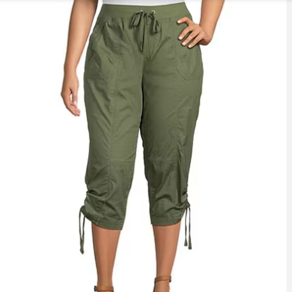 Westbound Plus Size the WEEKEND Mid Rise Pull On Cargo Crop Pant